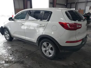 2013 Kia Sportage LX z VIN KNDPBCA28D7356137, wystawiony jako IAAI lot #41577243 z przebiegiem 141 985 mil mil oraz . Historia ofert i sprzedaży dostępna na DreamBid. Obrazek 3.