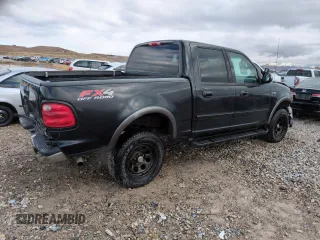 2002 Ford F-150 XLT with VIN 1FTRW08L62KD89268, listed as a Copart auction lot 45555235 with 187,322 mi miles and Salvage Title. Bid and sale history available at carsss.com. Image 3.