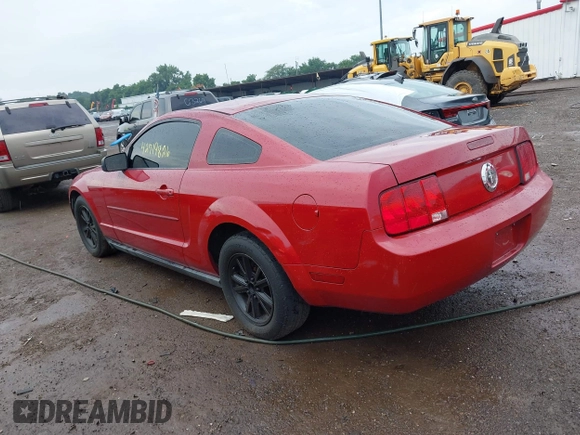 2008 Ford Mustang Deluxe with VIN 1ZVHT80N085193413, listed as a IAAI auction lot 42719826 with 199,618 mi miles and . Bid and sale history available at DreamBid. Image 3.
