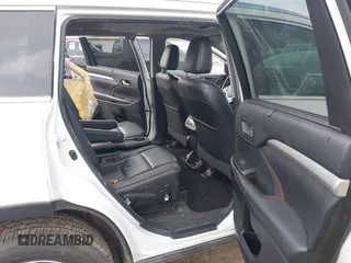 2017 Toyota Highlander XLE with VIN 5TDJZRFH3HS513862, listed as a IAAI auction lot 41995830 with 126,897 mi miles and . Bid and sale history available at DreamBid. Image 8.