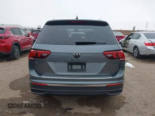 2024 Volkswagen Tiguan SE with VIN 3VV3B7AX2RM068498, listed as a IAAI auction lot 41531195 with 14,778 mi miles and . Bid and sale history available at DreamBid. Image 16.