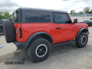2021 Ford Bronco z VIN 1FMDE5CP7MLB07037, wystawiony jako Copart lot #54140385 z przebiegiem 56 403 mil mil oraz Szkoda całkowita • Salvage title. Historia ofert i sprzedaży dostępna na DreamBid. Obrazek 3.