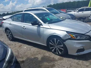 2021 Nissan Altima 2.5 SR with VIN 1N4BL4CV7MN333258, listed as a IAAI auction lot 39891542 with 91,326 mi miles. Bid and sale history available at carsss.com. Image 13.
