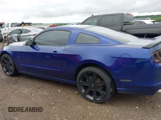 2014 Ford Mustang V6 с VIN 1ZVBP8AM2E5321551, выставлен на аукционе IAAI как лот 42343986 с пробегом 81 762 миль миль и . История ставок и продаж доступна на DreamBid. Изображение 15.