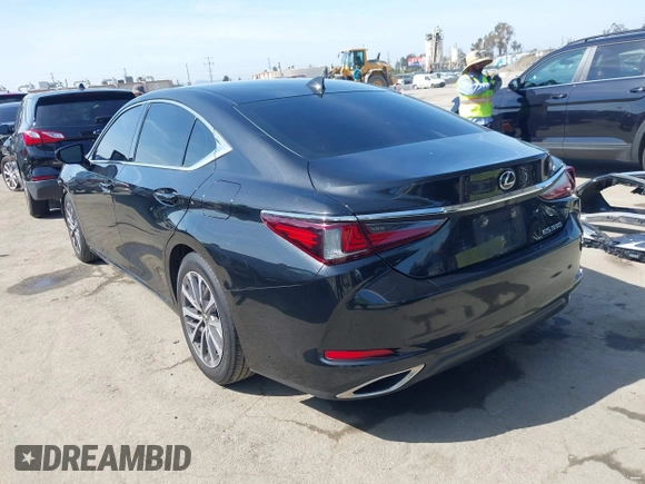 2022 Lexus ES 350 z VIN 58ACZ1B11NU120506, wystawiony jako IAAI lot #42082831 z przebiegiem 60 531 mil mil oraz . Historia ofert i sprzedaży dostępna na DreamBid. Obrazek 3.