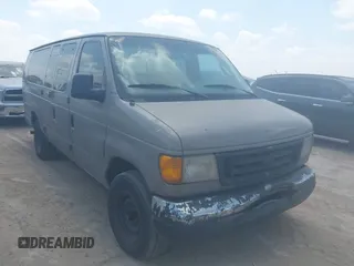 2003 Ford Econoline Passenger XL z VIN 1FBSS31L53HB10159, wystawiony jako IAAI lot #42339375 z przebiegiem 494 340 mil mil oraz . Historia ofert i sprzedaży dostępna na DreamBid. Obrazek 1.