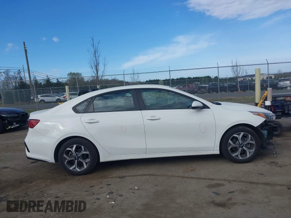 2019 Kia Forte LXS z VIN 3KPF24AD2KE042693, wystawiony jako IAAI lot #41902468 z przebiegiem 126 516 mil mil oraz . Historia ofert i sprzedaży dostępna na DreamBid. Obrazek 13.
