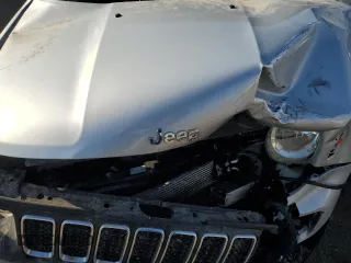2019 Jeep Renegade Latitude z VIN ZACNJBBBXKPK03355, wystawiony jako Copart lot #49883895 z przebiegiem 40 023 mil mil oraz Szkoda całkowita • Salvage title. Historia ofert i sprzedaży dostępna na DreamBid. Obrazek 14.