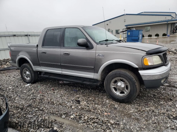 2002 Ford F-150 XLT with VIN 1FTRW08L82KB50370, listed as a Copart auction lot 44715545 with 238,038 mi miles and Salvage Title. Bid and sale history available at carsss.com. Image 4.