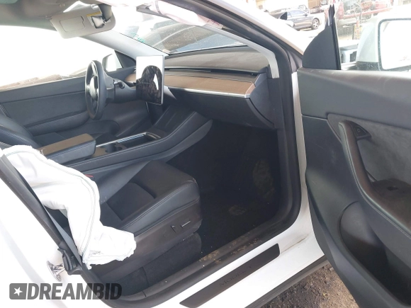 2021 Tesla Model Y Long Range with VIN 5YJYGAEE9MF254113, listed as a IAAI auction lot 42045256 with Not Provided miles. Bid and sale history available at carsss.com. Image 5.