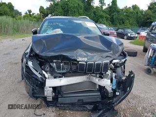 2019 Jeep Cherokee Latitude Plus z VIN 1C4PJLLB5KD316077, wystawiony jako IAAI lot #42723693 z przebiegiem 103 758 mil mil oraz . Historia ofert i sprzedaży dostępna na DreamBid. Obrazek 13.