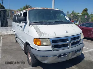 2001 Dodge Passenger z VIN 2B5WB35Z51K561431, wystawiony jako IAAI lot #42003952 z przebiegiem 171 240 mil mil oraz . Historia ofert i sprzedaży dostępna na DreamBid. Obrazek 1.