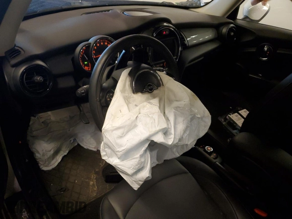 2020 MINI Hardtop Cooper with VIN WMWXR3C08L2M15462, listed as a Copart auction lot 44600205 with Not provided miles and Salvage title. Bid and sale history available at DreamBid. Image 8.