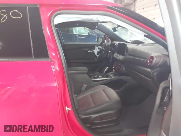 2023 Chevrolet Blazer RS z VIN 3GNKBKRS7PS159319, wystawiony jako IAAI lot #41213680 z przebiegiem 54 959 mil mil oraz . Historia ofert i sprzedaży dostępna na DreamBid. Obrazek 5.