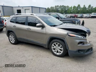 2017 Jeep Cherokee Latitude z VIN 1C4PJLCB3HW502519, wystawiony jako Copart lot #56926335 z przebiegiem 47 549 mil mil oraz Szkoda całkowita • Salvage title. Historia ofert i sprzedaży dostępna na DreamBid. Obrazek 4.