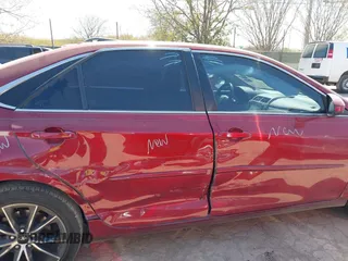 2016 Toyota Camry XSE with VIN 4T1BK1FK6GU572898, listed as a IAAI auction lot 41765470 with 157,650 mi miles. Bid and sale history available at carsss.com. Image 13.