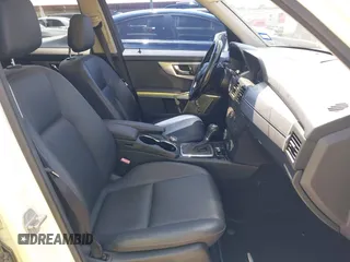 2010 Mercedes-Benz GLK GLK 350 with VIN WDCGG8HB9AF287846, listed as a IAAI auction lot 42216626 with 97,208 mi miles. Bid and sale history available at carsss.com. Image 5.