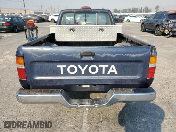 1994 Toyota Pickup DLX z VIN 4TARN81P6RZ225806, wystawiony jako Copart lot #41585065 z przebiegiem 138 719 mil mil oraz Czysty tytuł • Clean title. Historia ofert i sprzedaży dostępna na DreamBid. Obrazek 6.