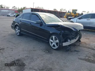 2010 Mercedes-Benz E E 350 Luxury with VIN WDDHF5GB4AA112209, listed as a IAAI auction lot 41942951 with 138,011 mi miles and . Bid and sale history available at carsss.com. Image 1.