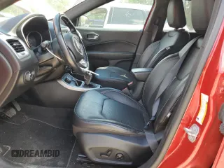 2021 Jeep Compass 80th Anniversary z VIN 3C4NJDEB3MT549544, wystawiony jako Copart lot #62273215 z przebiegiem 35 488 mil mil oraz Szkoda całkowita • Salvage title. Historia ofert i sprzedaży dostępna na DreamBid. Obrazek 7.