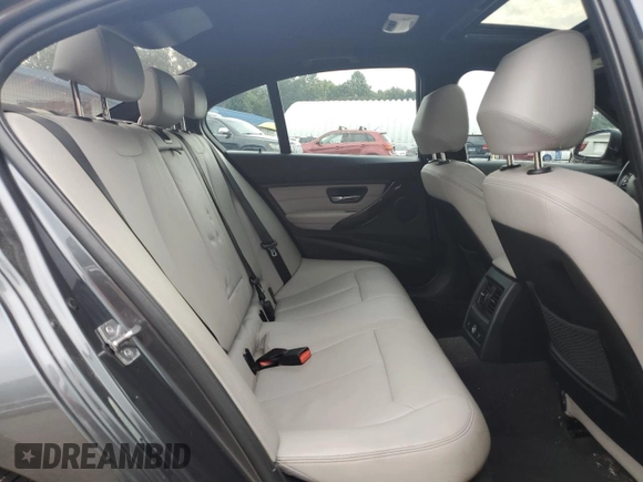 2013 BMW 3 Series 328i xDrive z VIN WBA3B5C5XDF596276, wystawiony jako Copart lot #65396355 z przebiegiem 145 094 mil mil oraz Czysty tytuł • Clean title. Historia ofert i sprzedaży dostępna na DreamBid. Obrazek 10.