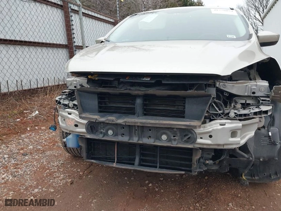 2017 Ford Escape SE with VIN 1FMCU0GD7HUD28123, listed as a IAAI auction lot 41528054 with 85,491 mi miles. Bid and sale history available at carsss.com. Image 6.