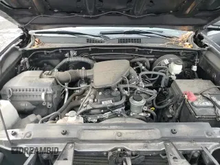 2019 Toyota Tacoma SR z VIN 5TFSX5ENXKX066068, wystawiony jako Copart lot #85006855 z przebiegiem 32 511 mil mil oraz Szkoda całkowita • Salvage title. Historia ofert i sprzedaży dostępna na DreamBid. Obrazek 13.