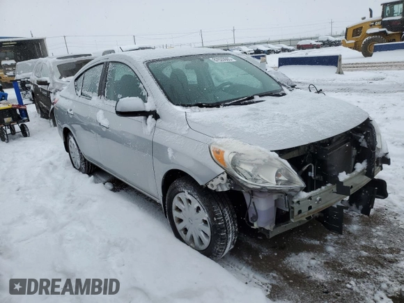 2013 Nissan Versa S with VIN 3N1CN7AP0DL895634, listed as a Copart auction lot 87633665 with 80,053 mi miles and Salvage title. Bid and sale history available at DreamBid. Image 4.