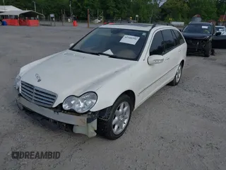 2004 Mercedes-Benz C 240 z VIN WDBRH61J94F511752, wystawiony jako IAAI lot #42100396 z przebiegiem 217 183 mil mil oraz . Historia ofert i sprzedaży dostępna na DreamBid. Obrazek 2.