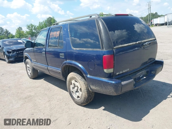 2002 Chevrolet Blazer LS z VIN 1GNDT13WX2K101236, wystawiony jako IAAI lot #42198292 z przebiegiem 193 731 mil mil oraz . Historia ofert i sprzedaży dostępna na DreamBid. Obrazek 3.