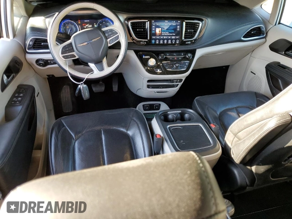 2018 Chrysler Pacifica Limited z VIN 2C4RC1GG3JR233143, wystawiony jako Copart lot #48360105 z przebiegiem 75 680 mil mil oraz Szkody całkowita. Historia ofert i sprzedaży dostępna na DreamBid. Obrazek 8.