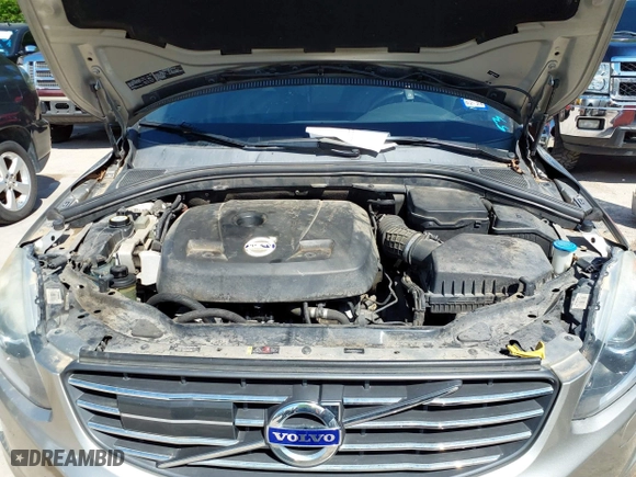 2015 Volvo XC60 T6 Drive-E Platinum with VIN YV449MDM8F2664536, listed as a IAAI auction lot 42037988 with 126,550 mi miles. Bid and sale history available at carsss.com. Image 10.