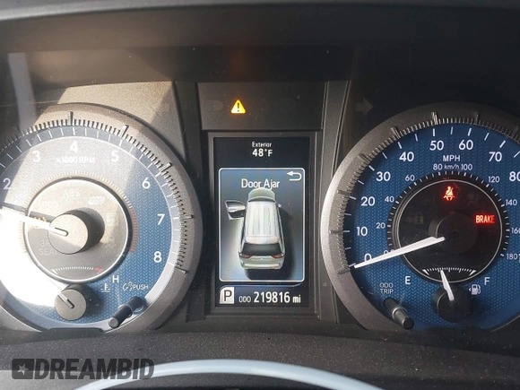 2015 Toyota Sienna Ltd with VIN 5TDDK3DC8FS100841, listed as a IAAI auction lot 41539557 with 219,816 mi miles. Bid and sale history available at carsss.com. Image 15.