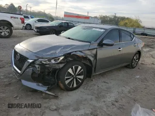 2019 Nissan Altima SV z VIN 1N4BL4DV6KC134161, wystawiony jako Copart lot #50911245 z przebiegiem 230 856 mil mil oraz Szkoda całkowita • Salvage title. Historia ofert i sprzedaży dostępna na DreamBid. Obrazek 1.