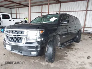 2020 Chevrolet Suburban LT z VIN 1GNSKHKC4LR304237, wystawiony jako IAAI lot #41179977 z przebiegiem 94 302 mil mil oraz . Historia ofert i sprzedaży dostępna na DreamBid. Obrazek 16.