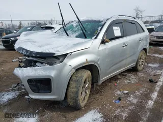 2013 Kia Sorento SX with VIN 5XYKWDA29DG393561, listed as a IAAI auction lot 41586947 with 205,518 mi miles. Bid and sale history available at carsss.com. Image 23.