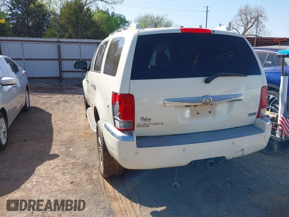 2008 Chrysler Aspen Limited z VIN 1A8HX582X8F150801, wystawiony jako IAAI lot #41995303 z przebiegiem 272 950 mil mil oraz . Historia ofert i sprzedaży dostępna na DreamBid. Obrazek 3.