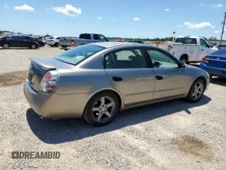 2005 Nissan Altima SE z VIN 1N4BL11D95N451242, wystawiony jako Copart lot #55942315 z przebiegiem 245 942 mil mil oraz Szkoda całkowita • Salvage title. Historia ofert i sprzedaży dostępna na DreamBid. Obrazek 3.
