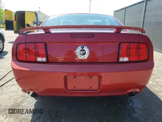 2008 Ford Mustang GT Deluxe z VIN 1ZVHT82H185148925, wystawiony jako Copart lot #61918505 z przebiegiem 186 364 mil mil oraz Czysty tytuł • Clean title. Historia ofert i sprzedaży dostępna na DreamBid. Obrazek 6.