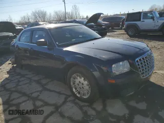 2005 Chrysler 300 300 z VIN 2C3JA43R15H636551, wystawiony jako Copart lot #42165655 z przebiegiem Nie podano mil oraz Nie do naprawy • Non repairable. Historia ofert i sprzedaży dostępna na DreamBid. Obrazek 4.