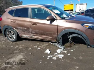 2016 Hyundai Tucson SE z VIN KM8J3CA4XGU063653, wystawiony jako IAAI lot #41622270 z przebiegiem 103 270 mil mil oraz . Historia ofert i sprzedaży dostępna na DreamBid. Obrazek 6.