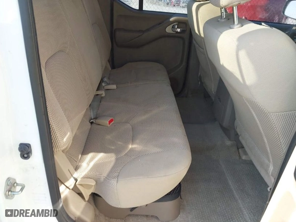 2016 Nissan Frontier SV with VIN 1N6AD0ER5GN752562, listed as a IAAI auction lot 42007111 with 176,882 mi miles. Bid and sale history available at carsss.com. Image 8.