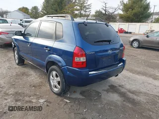 2007 Hyundai Tucson GLS with VIN KM8JM12B77U617990, listed as a IAAI auction lot 41300579 with 167,789 mi miles. Bid and sale history available at carsss.com. Image 3.
