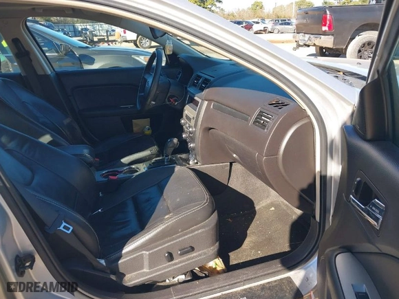2011 Ford Fusion SEL with VIN 3FAHP0JA2BR165689, listed as a IAAI auction lot 41252799 with 163,448 mi miles. Bid and sale history available at carsss.com. Image 5.