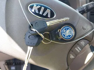 2014 Kia Sedona LX with VIN KNDMG4C73E6543277, listed as a IAAI auction lot 41950253 with 203,347 mi miles. Bid and sale history available at carsss.com. Image 11.