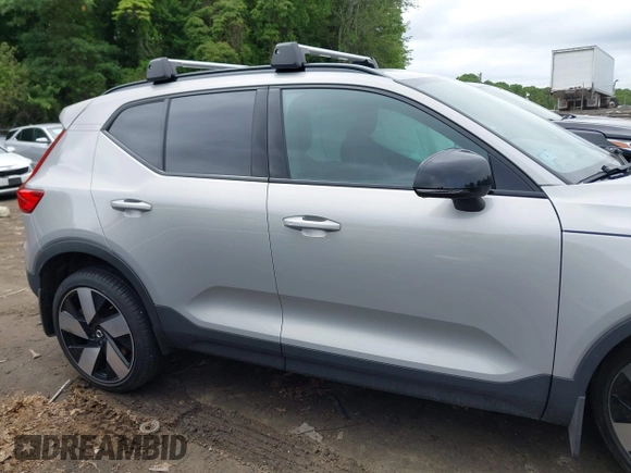 2023 Volvo XC40 Ultimate with VIN YV4ED3UM1P2058851, listed as a IAAI auction lot 42525409 with 11,626 mi miles and . Bid and sale history available at DreamBid. Image 13.