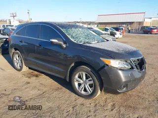 2015 Acura RDX z VIN 5J8TB3H35FL009826, wystawiony jako IAAI lot #41570025 z przebiegiem 156 808 mil mil oraz . Historia ofert i sprzedaży dostępna na DreamBid. Obrazek 1.