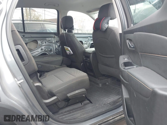 2021 Chevrolet Traverse LT Cloth z VIN 1GNERGKW3MJ157258, wystawiony jako IAAI lot #42169401 z przebiegiem 34 992 mil mil oraz . Historia ofert i sprzedaży dostępna na DreamBid. Obrazek 8.
