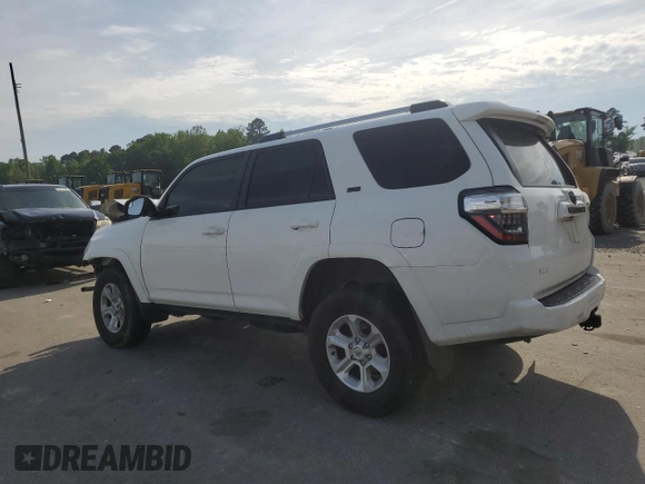 2021 Toyota 4Runner SR5 with VIN JTEMU5JR9M5895976, listed as a Copart auction lot 54110465 with 98,469 mi miles and Salvage title. Bid and sale history available at DreamBid. Image 2.