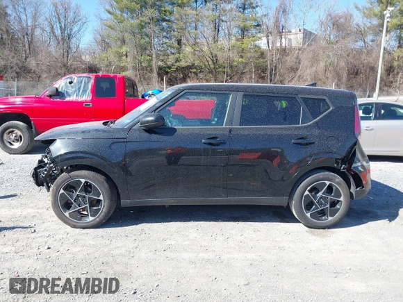 2023 Kia Soul EX with VIN KNDJ33AU7P7846870, listed as a IAAI auction lot 41771580 with 42,842 mi miles. Bid and sale history available at carsss.com. Image 14.